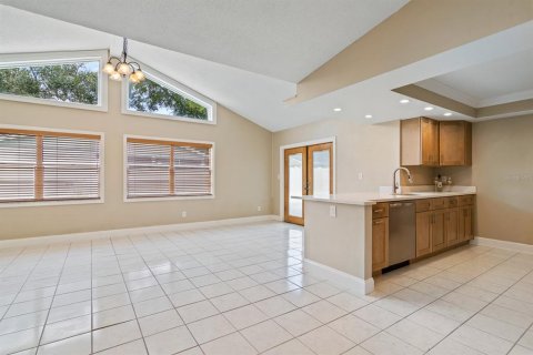 House in Tampa, Florida 3 bedrooms, 157.19 sq.m. № 1909936 - photo 15
