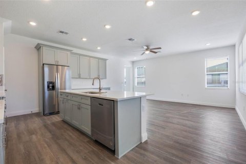 House in Sanford, Florida 4 bedrooms, 191.94 sq.m. № 1542069 - photo 4