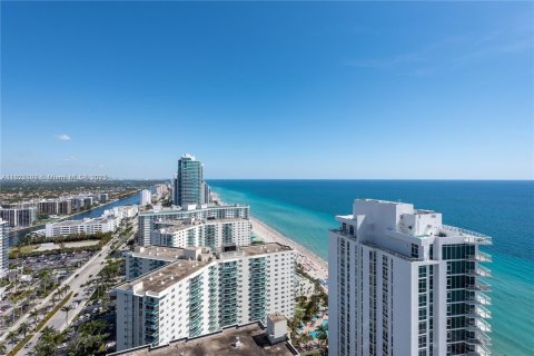Copropriété à vendre à Hollywood, Floride: 2 chambres, 104.61 m2 № 1801036 - photo 26