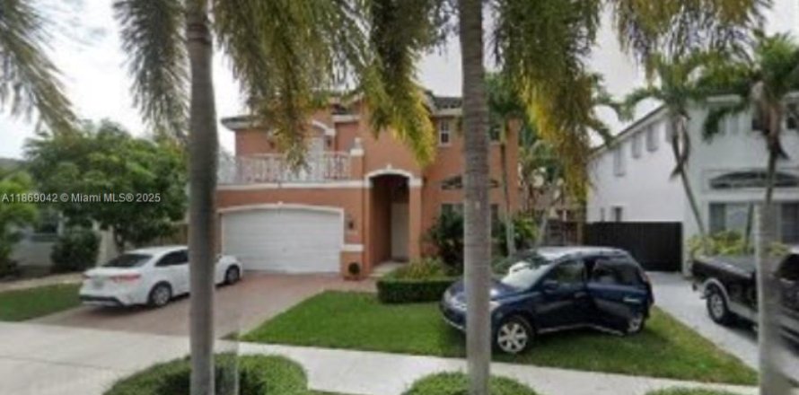 Villa ou maison à Miami, Floride 5 chambres, 231.51 m2 № 1896894