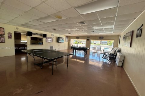 Copropriété à louer à Hallandale Beach, Floride: 1 chambre, 72.46 m2 № 1784130 - photo 10