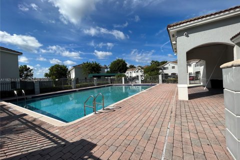 Copropriété à louer à Hallandale Beach, Floride: 1 chambre, 72.46 m2 № 1784130 - photo 6
