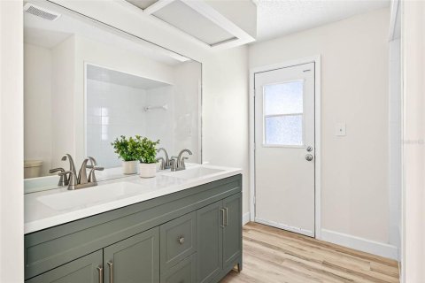 Villa ou maison à louer à Brooksville, Floride: 4 chambres, 244.33 m2 № 2199232 - photo 13