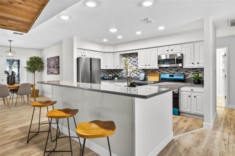 Villa ou maison à louer à Brooksville, Floride: 4 chambres, 244.33 m2 № 2199232 - photo 8