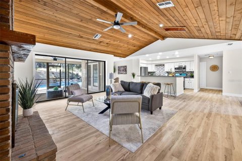 Villa ou maison à louer à Brooksville, Floride: 4 chambres, 244.33 m2 № 2199232 - photo 4