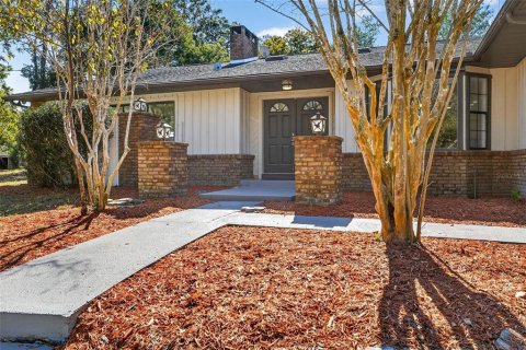 Villa ou maison à louer à Brooksville, Floride: 4 chambres, 244.33 m2 № 2199232 - photo 2