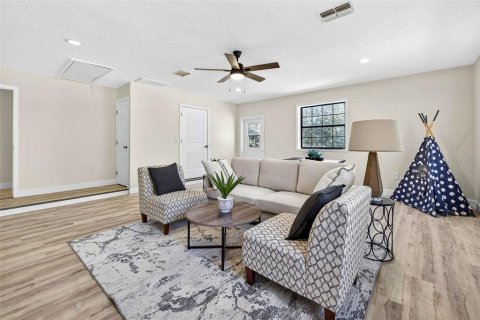 Villa ou maison à louer à Brooksville, Floride: 4 chambres, 244.33 m2 № 2199232 - photo 10