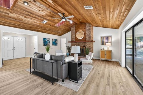 Villa ou maison à louer à Brooksville, Floride: 4 chambres, 244.33 m2 № 2199232 - photo 3