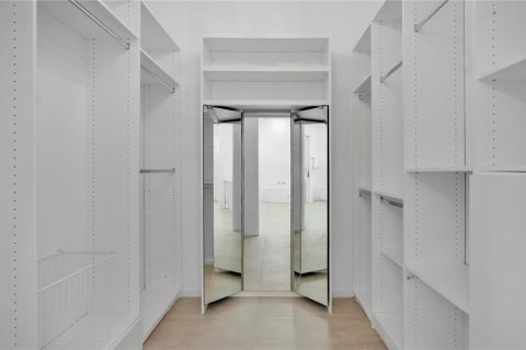 Купить виллу или дом в Уиндермир, Флорида 11 комнат, 435.53м2, № 1578631 - фото 21