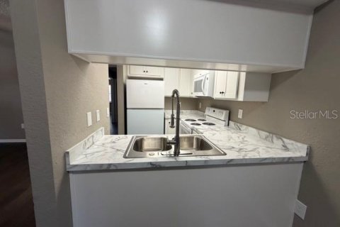 Appartement à louer à Spring Hill, Floride: 2 chambres, 80.27 m2 № 2167387 - photo 9