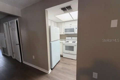 Appartement à louer à Spring Hill, Floride: 2 chambres, 80.27 m2 № 2167387 - photo 8