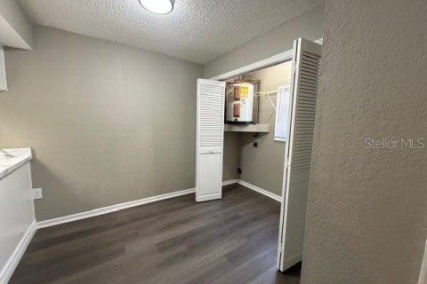 Appartement à louer à Spring Hill, Floride: 2 chambres, 80.27 m2 № 2167387 - photo 6