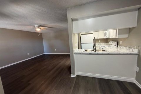 Appartement à louer à Spring Hill, Floride: 2 chambres, 80.27 m2 № 2167387 - photo 7