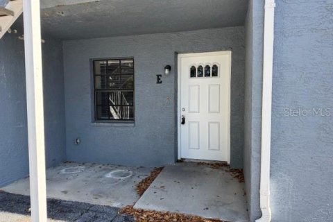 Appartement à louer à Spring Hill, Floride: 2 chambres, 80.27 m2 № 2167387 - photo 2