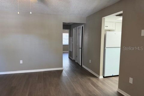 Appartement à louer à Spring Hill, Floride: 2 chambres, 80.27 m2 № 2167387 - photo 3