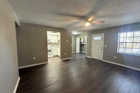 Appartement à louer à Spring Hill, Floride: 2 chambres, 80.27 m2 № 2167387 - photo 4