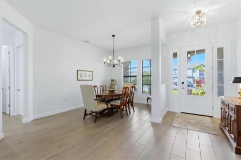 House in Estero, Florida 4 bedrooms, 237.18 sq.m. № 2098396 - photo 4