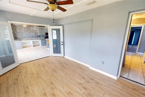 Villa ou maison à vendre à Port Charlotte, Floride: 4 chambres, 211.35 m2 № 2207149 - photo 21