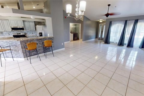 Villa ou maison à vendre à Port Charlotte, Floride: 4 chambres, 211.35 m2 № 2207149 - photo 8