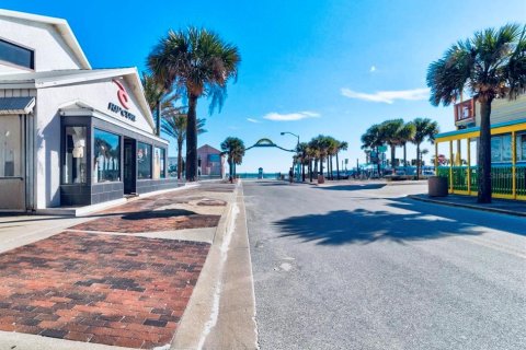 Propiedad comercial en venta en New Smyrna Beach, Florida № 2211797 - foto 2