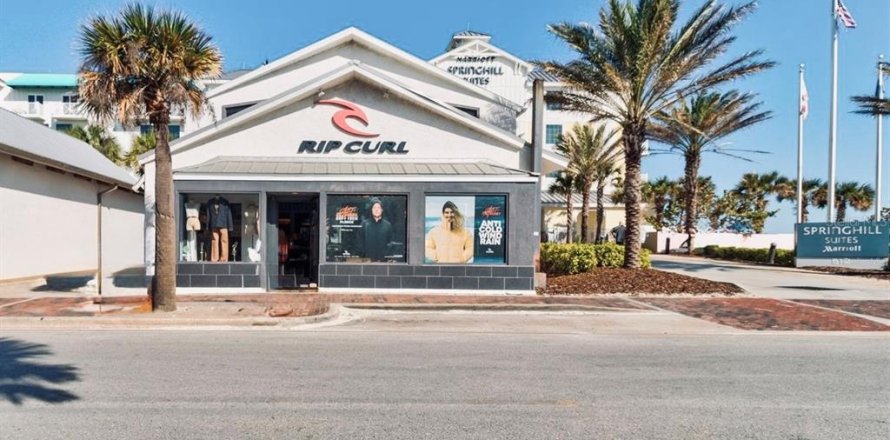 Propiedad comercial en New Smyrna Beach, Florida № 2211797
