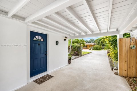 Propiedad comercial en venta en Oakland Park, Florida, 126.35 m2 № 2189074 - foto 4