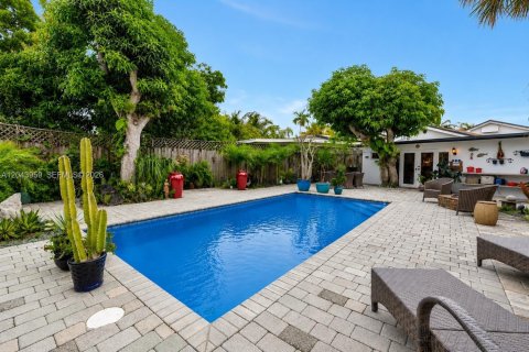 Propiedad comercial en Oakland Park, Florida 126.35 m2 № 2189074