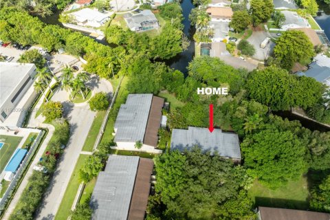 Condo in Miami, Florida, 3 bedrooms № 1989617 - photo 18