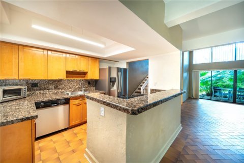 Condo in Miami, Florida, 3 bedrooms № 1989617 - photo 5