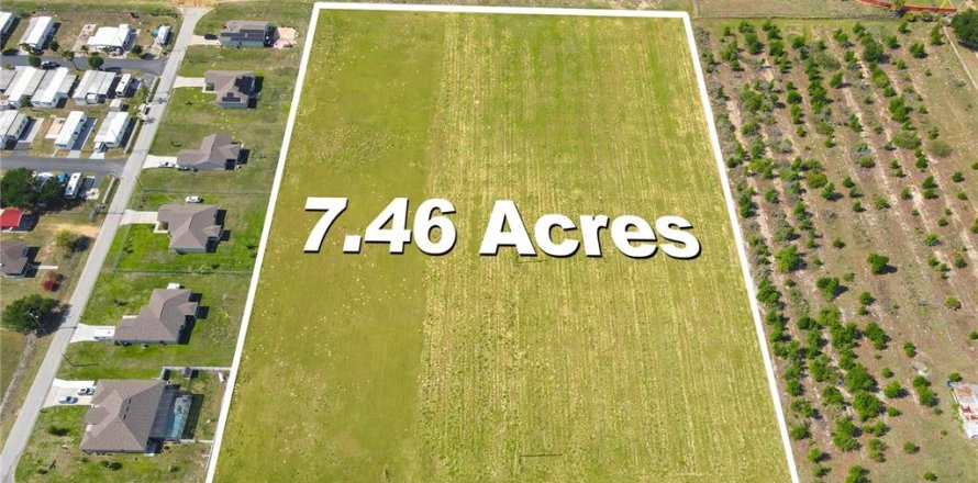 Land in Frostproof, Florida № 906571