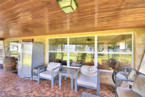House in Frostproof, Florida 3 bedrooms, 169.27 sq.m. № 1915790 - photo 30