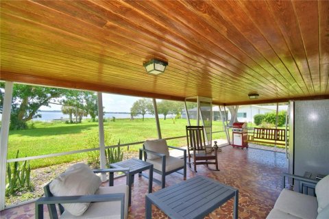 House in Frostproof, Florida 3 bedrooms, 169.27 sq.m. № 1915790 - photo 29