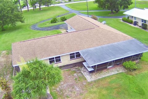 House in Frostproof, Florida 3 bedrooms, 169.27 sq.m. № 1915790 - photo 5