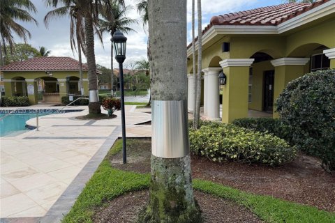 Copropriété à vendre à Miramar, Floride: 2 chambres, 90.77 m2 № 2050495 - photo 13