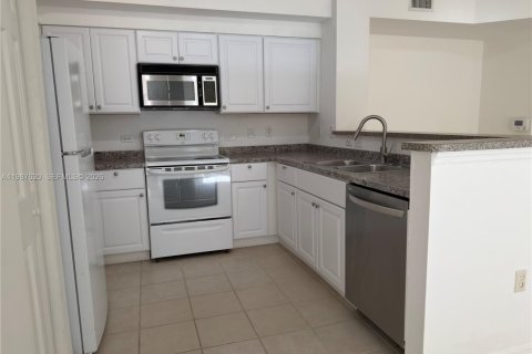 Copropriété à vendre à Miramar, Floride: 2 chambres, 90.77 m2 № 2050495 - photo 4