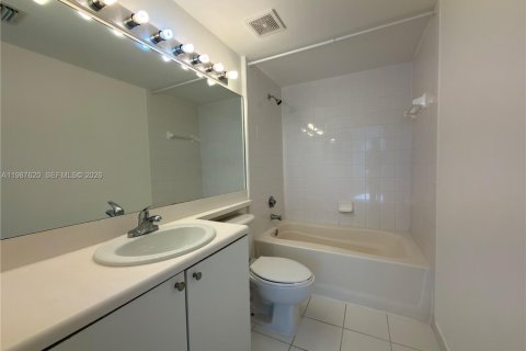 Copropriété à vendre à Miramar, Floride: 2 chambres, 90.77 m2 № 2050495 - photo 8