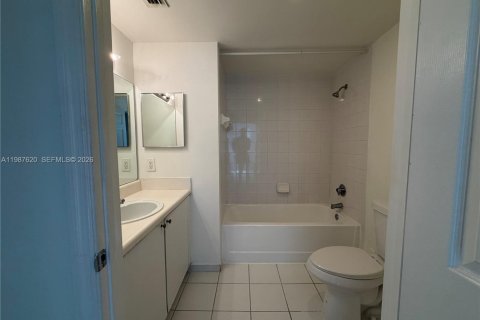 Copropriété à vendre à Miramar, Floride: 2 chambres, 90.77 m2 № 2050495 - photo 11