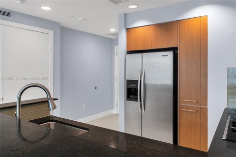 Condo in Miami, Florida, 2 bedrooms  № 1678960 - photo 14
