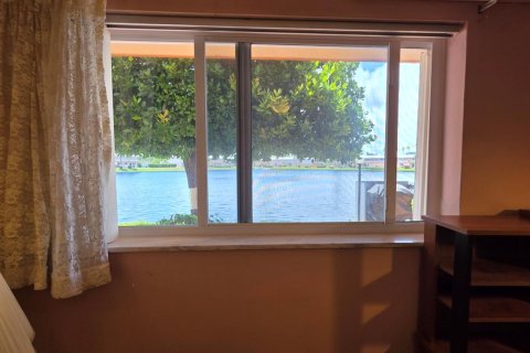 Copropriété à vendre à Hallandale Beach, Floride: 2 chambres, 78.78 m2 № 2146939 - photo 23