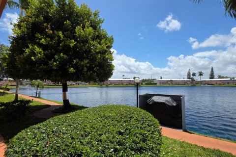 Condo à Hallandale Beach, Floride, 2 chambres  № 2146939