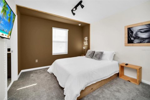Adosado en venta en Kissimmee, Florida, 6 dormitorios, 213.12 m2 № 2266812 - foto 25