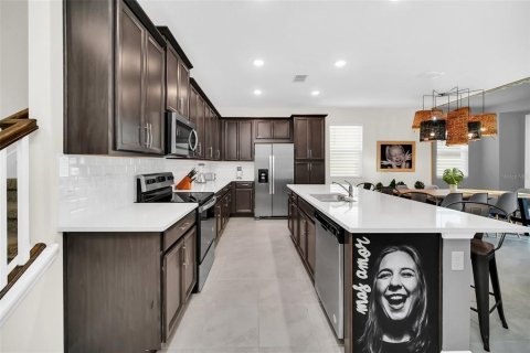 Adosado en venta en Kissimmee, Florida, 6 dormitorios, 213.12 m2 № 2266812 - foto 6