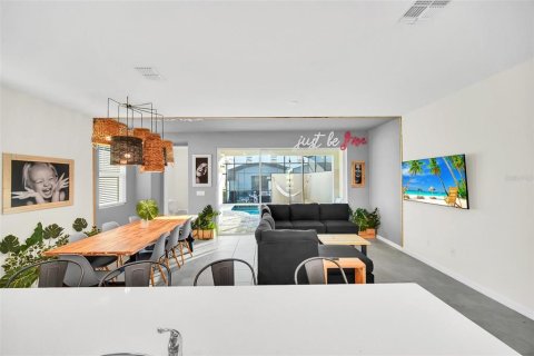 Adosado en venta en Kissimmee, Florida, 6 dormitorios, 213.12 m2 № 2266812 - foto 11