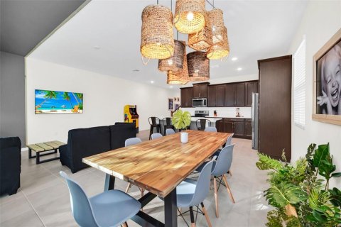 Adosado en venta en Kissimmee, Florida, 6 dormitorios, 213.12 m2 № 2266812 - foto 19