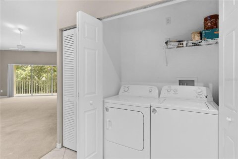 Condo in Oxford, Florida, 2 bedrooms  № 1866248 - photo 25