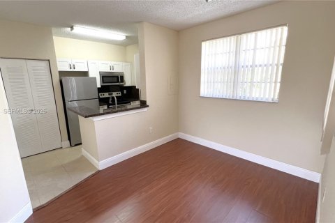 Condominio en alquiler en Oakland Park, Florida, 1 dormitorio, 78.41 m2 № 2026060 - foto 9