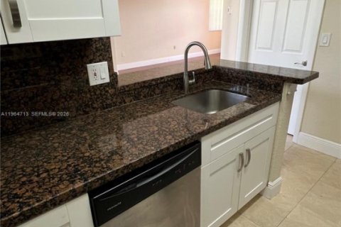 Condominio en alquiler en Oakland Park, Florida, 1 dormitorio, 78.41 m2 № 2026060 - foto 8