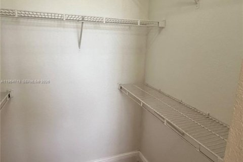 Condominio en alquiler en Oakland Park, Florida, 1 dormitorio, 78.41 m2 № 2026060 - foto 19