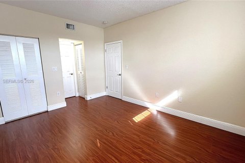 Condominio en alquiler en Oakland Park, Florida, 1 dormitorio, 78.41 m2 № 2026060 - foto 10
