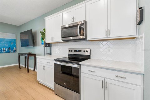 Touwnhouse à vendre à Tampa, Floride: 3 chambres, 174.66 m2 № 2222679 - photo 9